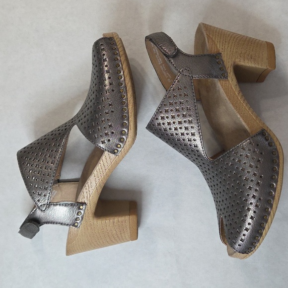 Dansko Teagan Heeled Sandals - Picture 6 of 12